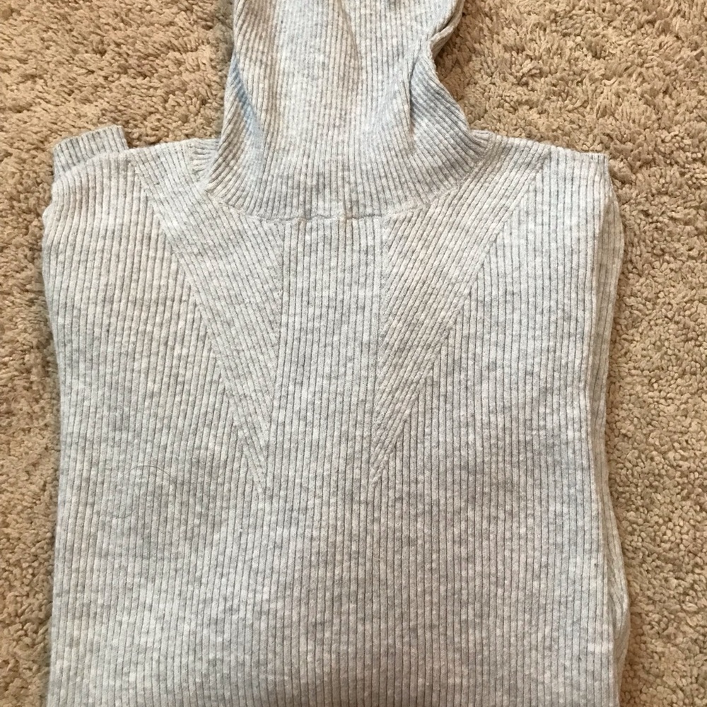 Athleta sweater